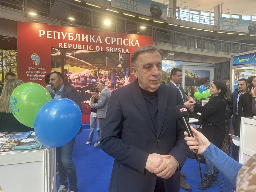 БЕОГРАД , 23. ФЕБРУАРА /СРНА/ - Шеф Представништва Републике Српске у Србији Млађен Цицовић у обраћању новинарима на Међународном сајму туризма у Београду.