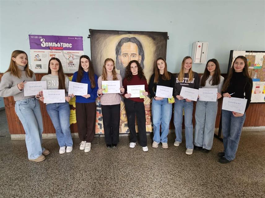 КОЗАРСКА ДУБИЦА, 24.ФЕБРУАРА /СРНА/ - У Основној школи "Свети Сава" у Козарској Дубици одржан је квиз знања за ученике предметне наставе поводом обиљежавања Међународног дана матерњег језика.