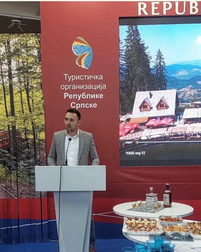 ПАЛЕ, 24. ФЕБРУАРА /СРНА/ - Директор туристичке организације града Источно Сарајево Игор Иконић на 46. Међународном сајму туризма у Београду.	