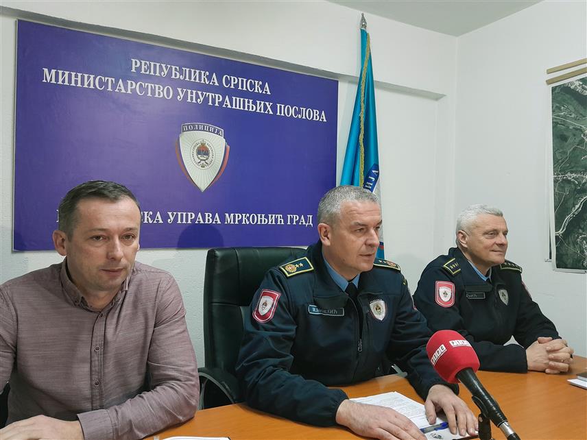 МРКОЊИЋ ГРАД, 25. ФЕБРУАРА /СРНА/ - На подручју које оперативно покрива Полицијска управа Мркоњић Град у јануару је евидентирано седам кривичних дјела, што је за 41,7 одсто мање у односу на исти мјесец лани, изјавио је начелник ове управе Милан Милекић.	
