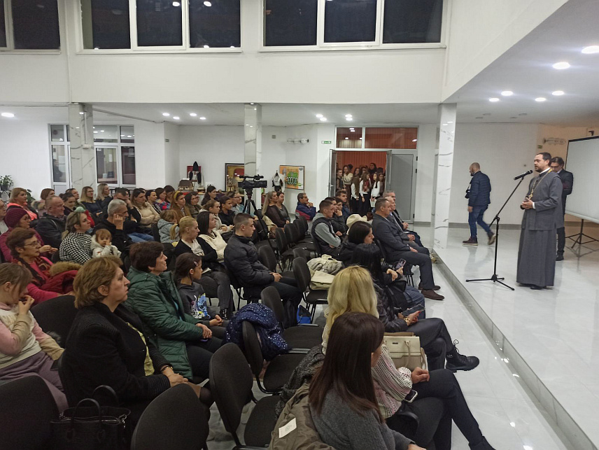 ЗВОРНИК, 25. ФЕБРУАРА /СРНА/ - Светосимеонска академија у част оснивача српске државе Стефана Немање - Симеона Миротичивог одржана је вечерас у просторијама Основне школе "Свети Сава" у Зворнику.