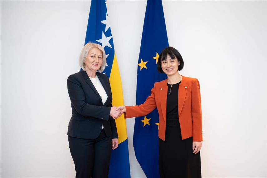 САРАЈЕВО, 26. ФЕБРУАРА /СРНА/ - Предсједавајућа Савјета министара Борјана Кришто примила је данас у Сарајеву у наступну посјету амбасадора Кине Ли Фан.