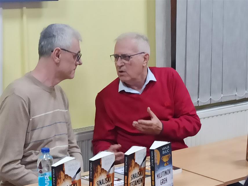 ЗВОРНИК, 26. ФЕБРУАРА /СРНА/ - У зворничкој Народној библиотеци и музејској збирци отворена је вечерас културна манифестација "Марковићеви дани", посвећена књижевнику и културном раднику Марку Марковићу, на којој је био гост новинар и књижевник Вања Булић.