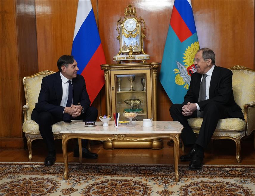 БЕОГРАД, 28. ФЕБРУАРА /СРНА/ - Потпредсједник Владе Србије Александар Вулин састао се данас у Москви у одвојеним сусретима са министром спољних послова Русије Сергејом Лавровом.	