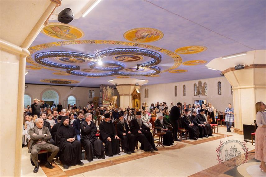 ПОДГОРИЦА, 28. ФЕБРУАРА /СРНА/ - Традиционалне "Светосимеоновске свечаности" почеле су вечерас у Подгорици, родном мјесту Светог Симеона Мироточивог, патрона Митрополије црногорско-приморске.