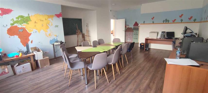 БАЊАЛУКА, 2. ФЕБРУАРА /СРНА/ - Дневни центар "Подржи ме - 9. јануар" у Косовској Митровици, вриједности 420.000 евра, потпуно је завршен и опремљен захваљујући бањалучком Одбору за помоћ Косову и Метохији и великој хуманости људи из Републике Српске.