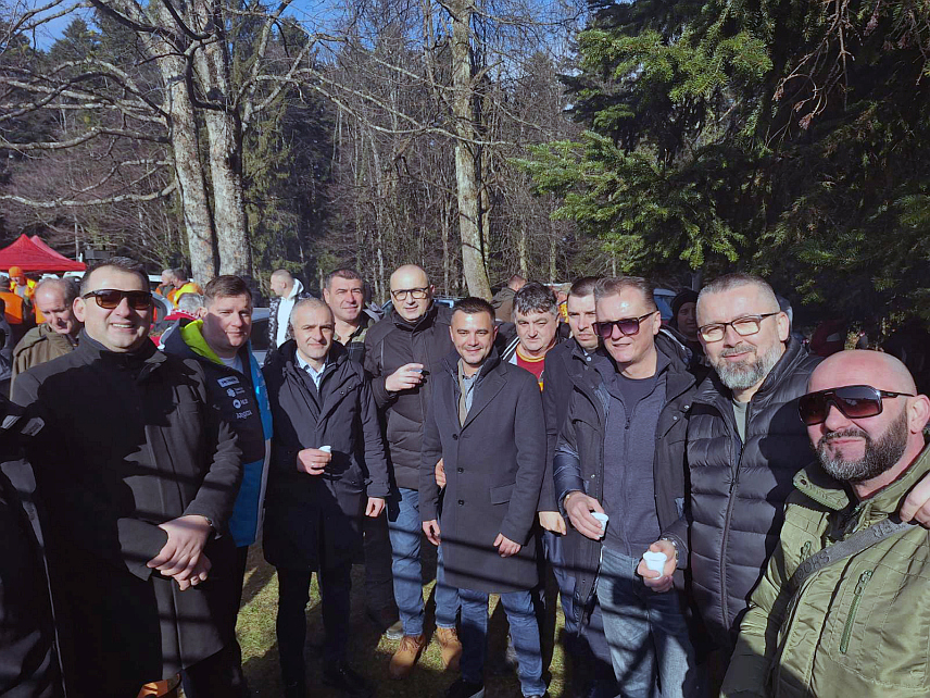 ПРИЈЕДОР, 2. ФЕБРУАРА /СРНА/ - Предсједник Народне партије Српске Дарко Бањац рекао је да су "Дани зиме на Козари" више од обичне манифестације и прилика за окупљање бројних посјетилаца на овој планини која је симбола отпора и слободе.