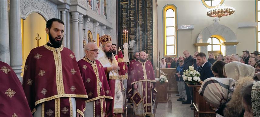 БАЊАЛУКА, 2. ФЕБРУАРА /СРНА/ - У Цркви Светог великомученика Георгија у бањалучком насељу Дракулић у току је литургија у оквиру обиљежавања 83 године од усташког покоља више од 2.300 Срба у овом и околним селима Мотике, Шарговац, те у руднику Раковац.