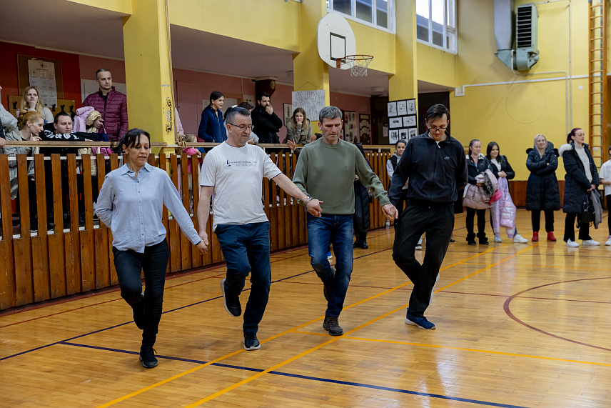 БАЊАЛУКА, 3. ФЕБРУАРА /СРНА/ - Првом пробом у бањалучком насељу Врбања почело је са радом Културно-умјетничко друштво "9. јануар", које окупља људе свих генерација с циљем очувања богате културне баштине.