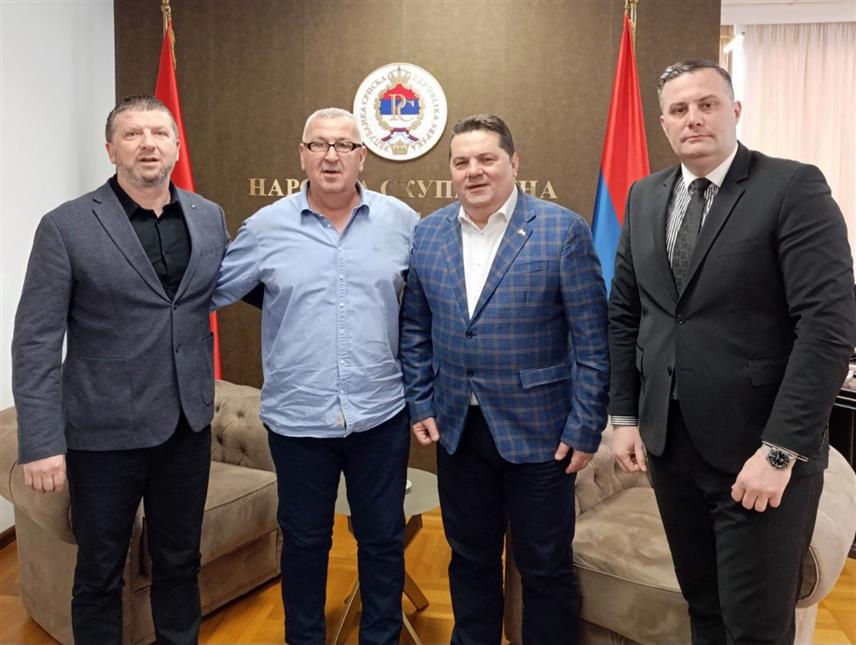 БАЊАЛУКА, 4. ФЕБРУАРА /СРНА/ - Састанак предсједника Народне скупштине Српске Ненада Стевандића и начелника општине Петрово Озрена Петковића. Састанку, који је одржан у просторијама Народне скупштине у Бањалуци, присуствовао је и министар за просторно уређење, грађевинарство и екологију Републике Српске Бојан Випотник.