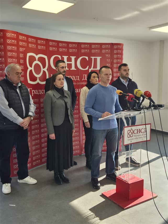 БАЊАЛУКА, 4. ФЕБРУАРА /СРНА/ - Предсједник Скупштине града Бањалука Љубо Нинковић и шеф Клуба одборника СНСД-а Драган Лукач одржали су данас конференцију за новинаре у Бањалуци.