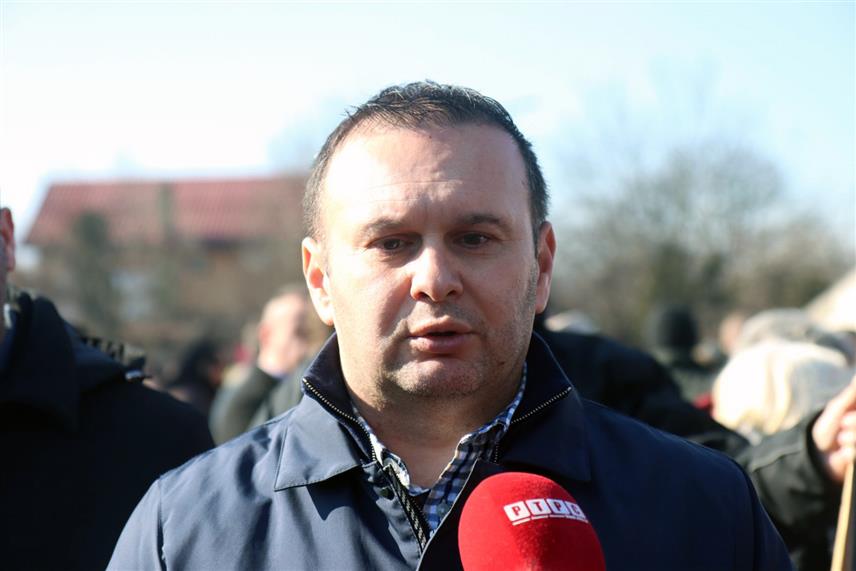 САРАЈЕВО, 5. ФЕБРУАРА /СРНА/ - Градоначелник Источног Сарајева Љубиша Ћосић рекао је да би свака пресуда предсједнику Републике Српске Милораду Додику, сем ослобађајуће, била погубна за БиХ, јер је то човјек који поштује Устав и законе. /ФОТО: Борислав Здриња/