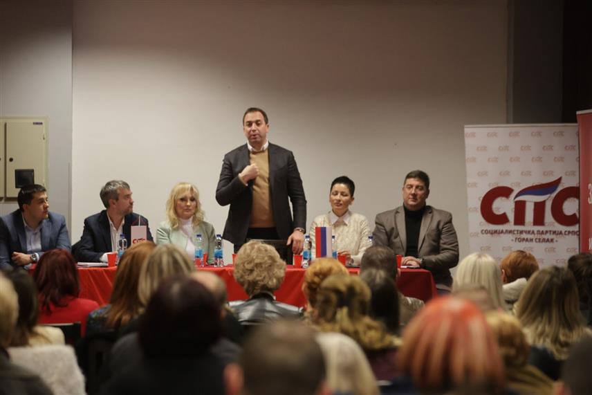 ГРАДИШКА, 5. ФЕБРУАРА /СРНА/ - Руководство Социјалистичке партије Српске /СПС/ започело је обиласке одбора, а вечерас је боравило у Градишци гдје је констатовано да је ова странка снажна у Изборној јединици два.