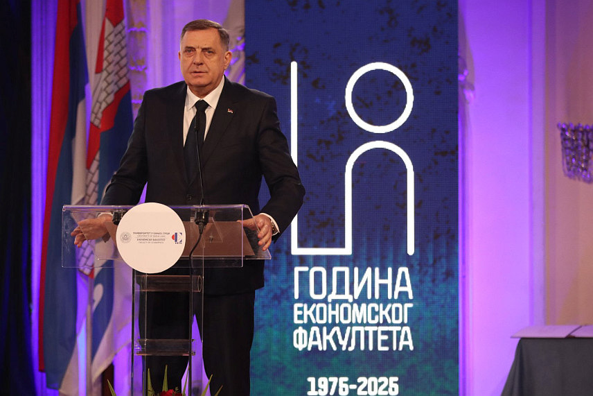 БАЊАЛУКА, 6. ФЕБРУАРА /СРНА/ - Предсједник Републике Српске Милорад Додик на свечаној академији у Културном центру Бански двор поводом јубилеја Економског факултета. /Фото - Борислав Здриња/