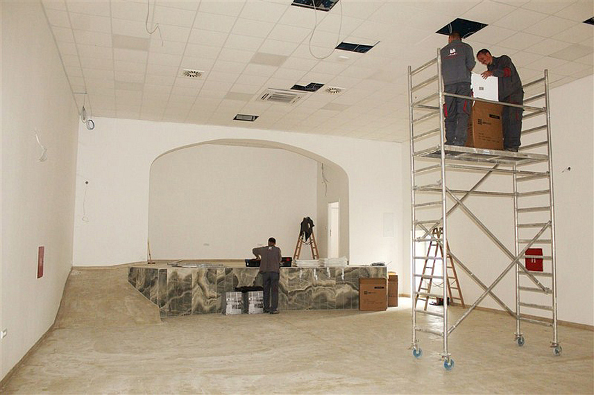 СРБАЦ, 6. ФЕБРУАРА /СРНА/ - Градска галерија у Српцу биће отворена 21. фебруара, чиме ће коначно бити створени услови да близу 900 слика из фундуса Ликовно-еколошке колоније "Бардача-Србац" буде трајно сачувано.