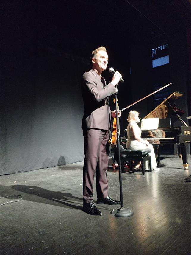 БИЈЕЉИНА, 8. ФЕБРУАРА /СРНА/ - Један од највећих свјетских виолиниста Стефан Миленковић одржао је вечерас концерт у Бијељини, а на програму су била дјела Бетовена, Тартинија, Равела.