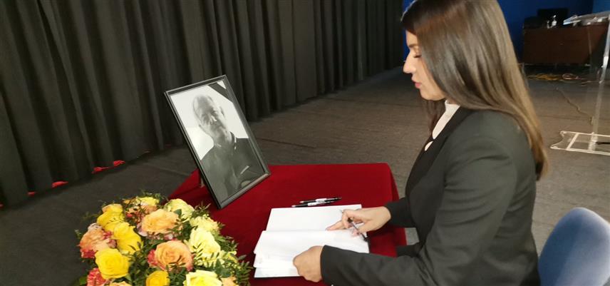 ДОБОЈ, 10. МАРТА /СРНА/ - У Добоју је данас одржана комеморација некадашњем предсједнику Скупштине града Добој и посланику у Народној скупштини Републике Српске Mурвету Бајрактаревићу, који је преминуо јуче у седамдесетој години, након дуже болести