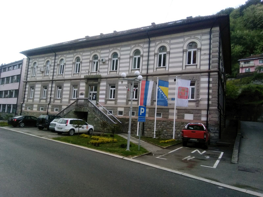 СРЕБРЕНИЦА, 10. МАРТА /СРНА/ - Зграда општине Сребреница.	