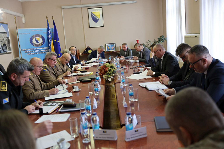 САРАЈЕВО, 10. МАРТА /СРНА/ - Састанак представника Министарства одбране у Савјету министара и Оружаних снага БиХ одржан данас у Сарајеву.	