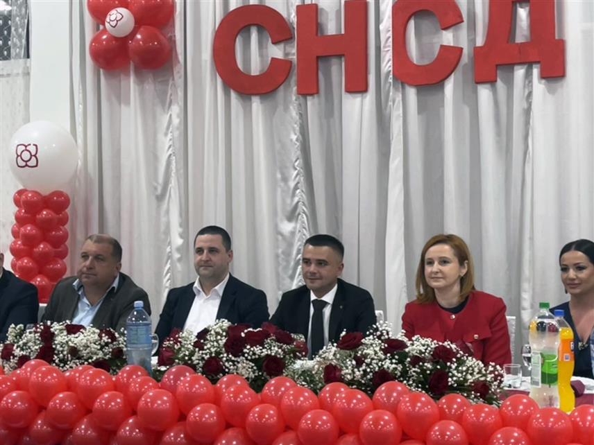 КОЗАРСКА ДУБИЦА, 10. МАРТА/СРНА/ - СНСД је организовао вечерас у Козарској Дубици прославу Међународног дана жена којем присуствује више од 450 жена.