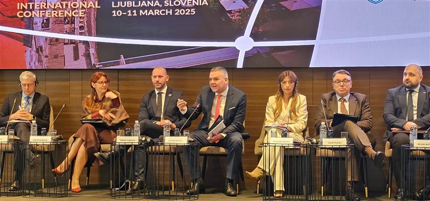 САРАЈЕВО, 11. МАРТА /СРНА/ - Министар правде у Савјету министара Давор Буноза на дводневној међународна конференција у Словенији о јачању интегритета и независности кривичног правосуђа на западном Балкану.