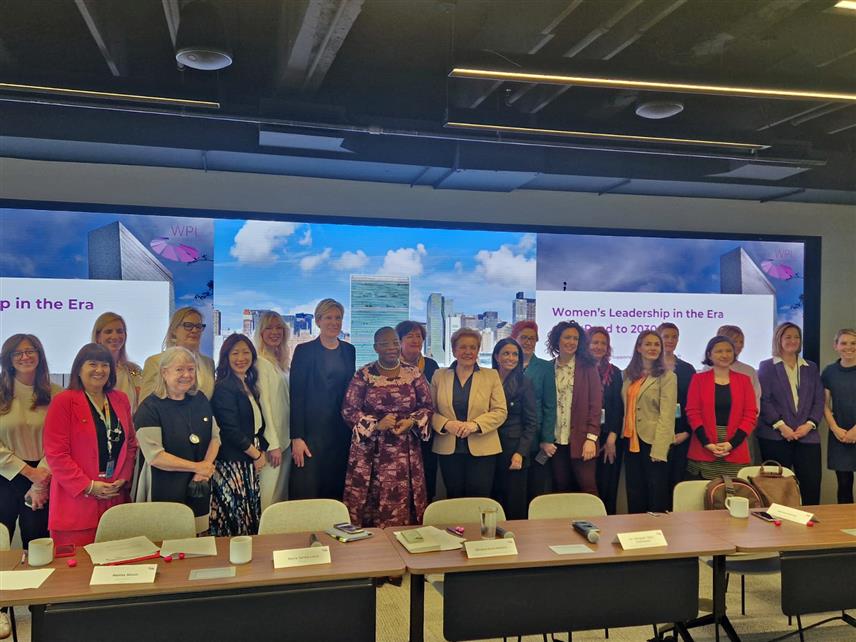 САРАЈЕВО, 12. МАРТА /СРНА/ - Делегат у Дому народа Парламентарне скупштине БиХ Марина Пендеш учествовала је у Њујорку на округлом столу о теми "Женско лидерство у ери вјештачке интелигенције: Пут ка 2030", гдје је наглашена потреба да се жене опреме вјештинама потребним за успјех у економији вођеном вјештачком интелигенцијом.