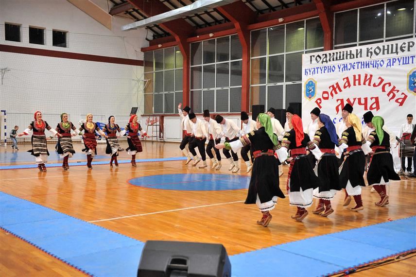 СОКОЛАЦ, 12. МАРTА /СРНА/ - Културно-умјетничко друштво /КУД/ "Романијска луча" са Сокоца организује традиционални годишњи концерт у петак, 14. марта, поводом крсне славе Светог Симеона Мироточивог.	