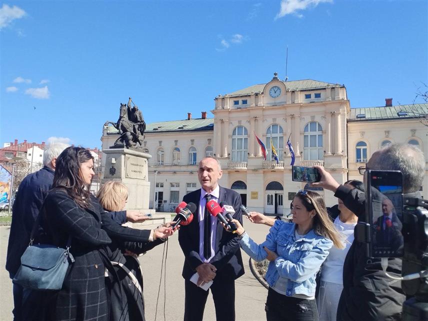 БИЈЕЉИНА, 13. МАРТА /СРНА/ - Радник Градске управе Бијељина Брано Грујичић.