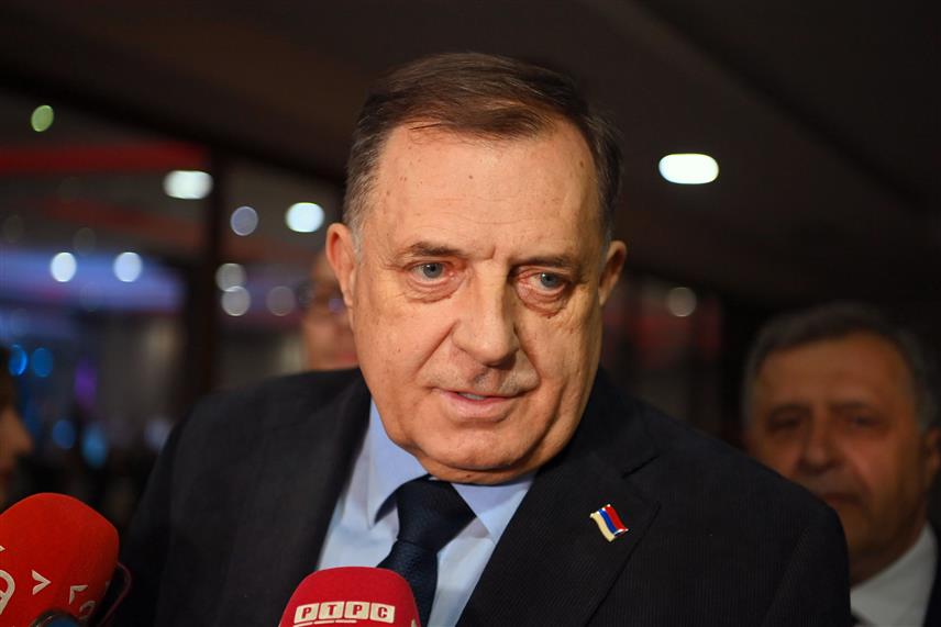 БИЈЕЉИНА, 13. МАРТА /СРНА/ - Предсједник СНСД-а Милорад Додик изјавио је вечерас у Бијељини да је суштина борбе Републике Српске да нема улоге странаца у свему.