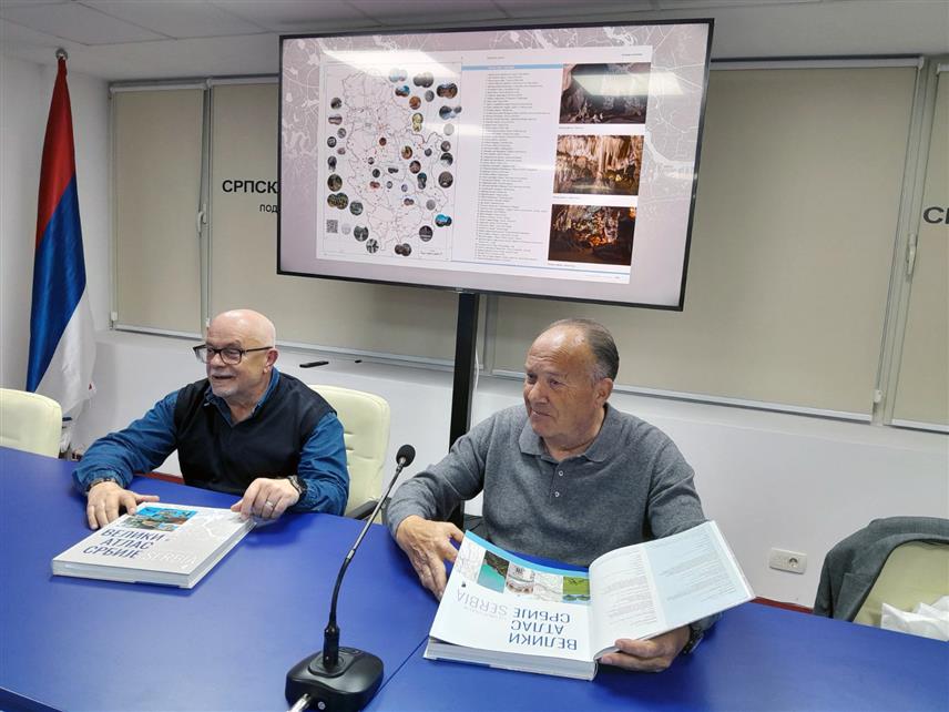 ПОДГОРИЦА, 14. МАРТА /СРНА/ - "Велики атлас Србије", капитално дјело у издању "Службеног гласника Србије", представљено је вечерас у "Српској кући" у Подгорици.