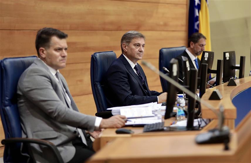 САРАЈЕВО, 17. МАРТА /СРНА/ - Сједница Представничког дома Парламентарне скупштине БиХ на чијем је дневном реду захтјев за разматрање по хитном поступку Приједлога закона о измјенама и допунама Закона о метрологији БиХ .
