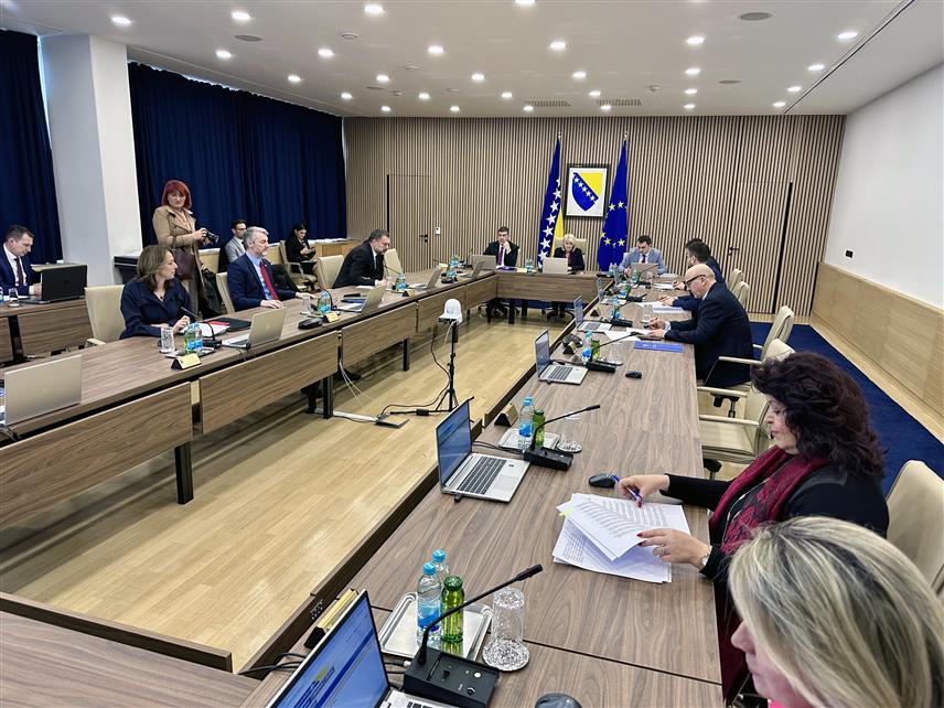 САРАЈЕВО, 17. МАРТА /СРНА/ - Сједница Савјета министара одржана данас у Сарајеву. 