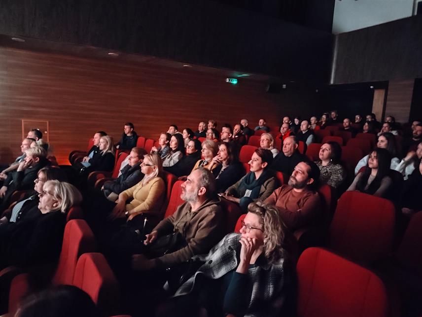 БРАТУНАЦ, 14. МАРТА /СРНА/ - Приказивањем руског филма "Раздор у БиХ- поглед из Републике Српске", у Братунцу је вечерас почело обиљежавање 29 година од егзодуса Срба из сарајевских српских општина које су након потписивања Дејтонског мировног споразума припале Федерацији БиХ.