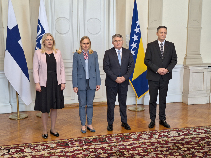 САРАЈЕВО, 18. МАРТА /СРНА/ - Српски члан и предсједавајућа Предсједништва БиХ Жељка Цвијановић, те чланови Денис Бећировић и Жељко Комшић, примили су данас у Сарајеву предсједавајућу ОЕБС-а Елину Валтоненову.