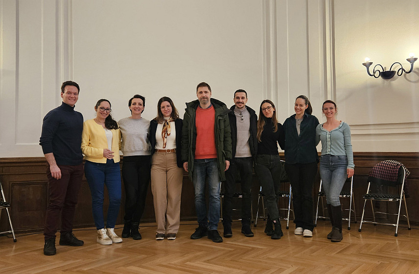 БЕЧ, 18. МАРТА /СРНА/ - Познати српски глумац Небојша Миловановић одржао је радионицу за чланове Бечког театра младих, који функционише у оквиру Српског просвјетног културног друштва /СПКД/ "Просвјета" у Бечу.