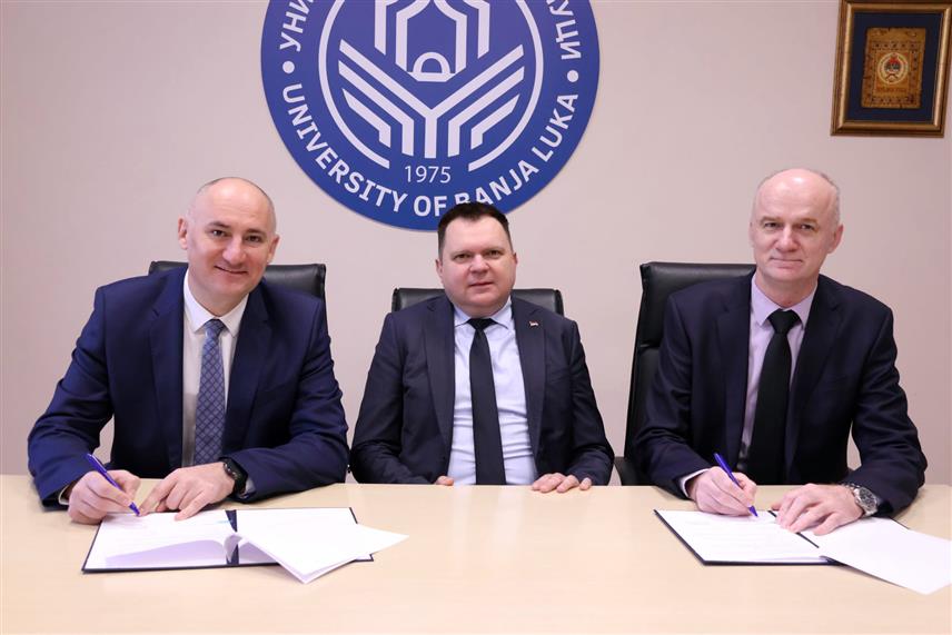 БАЊАЛУКА, 19. МАРТА /СРНА/ - Министар за научнотехнолошки развој и високо образовање Српске Жељко Будимир присуствовао је данас потписивању уговора о сарадњи између бањалучког Универзитета и Студентског центра "Никола Тесла". Уговор су потписали ректор Универзитета Радослав Гајанин и директор Студентског центра "Никола Тесла" Драгослав Топић.