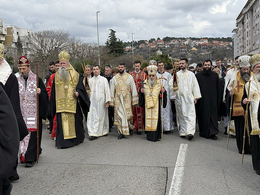 ПОДГОРИЦА, 1. МАРТА /СРНА/ - Дводневне свенародне свечаности које се у част Светог Симеона Мироточивог, патрона Митрополије црногорско-приморске, традиционално организују у Подгорици, завршене су данас литургијским сабрањем и Светосимеоновском литијом од Саборног храма Христовог Васкрсења до Немањиног града на обали ријеке Рибнице.