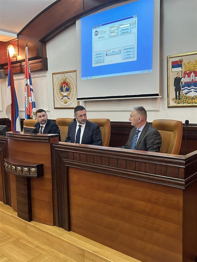 БАЊАЛУКА, 20. МАРТА /СРНА/ - У Бањалуци је почела сједница градске Скупштине на којој ће бити разматрано 45 тачака дневног реда, међу којима је Нацрт буџета града за ову годину од 252 милиона КМ, увећан за 19,3 одсто у односу на лани.