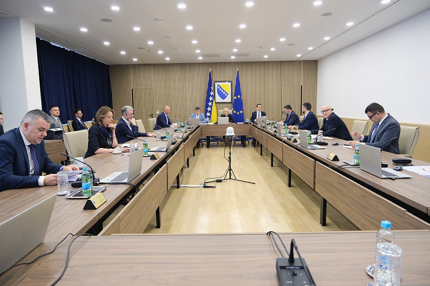 САРАЈЕВО, 20. МАРТА /СРНА/ - Ванредна сједница Савјета министара на чијем је дневном реду информација о стању у Агенцији за истраге и заштиту /Сипа/ с приједлогом мјера за рјешење, чији је предлагач Министарство безбједности.