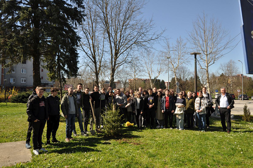 ПРИЈЕДОР, 20. МАРТА /СРНА/ - У Приједору се данас одржава акција "Чисто прољеће 2025 - очистимо наш град за један дан" с циљем подизање свијести о очувању животне средине, саопштено је из Градске управе.