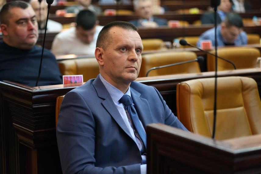 БАЊАЛУКА, 20. МАРТА /СРНА/ - Шеф Клуба одборника СНСД-а у Скупштини града Бањалука Драган Лукач рекао је да Нацрт буџета за ову годину од 252 милиона КМ не смије постати приједлог, а да не буду одржане јавне расправе