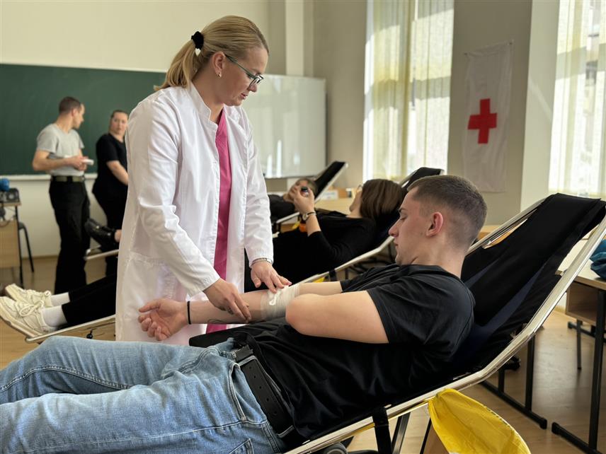 ПАЛЕ, 20. МАРТА /СРНА/ - На Палама је данас организована акција добровољног давања крви у којој је прикупљено 59 доза драгоцјене течности.