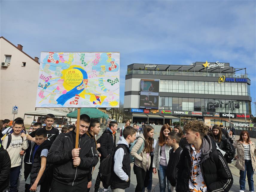 ПРИЈЕДОР, 21. МАРТА /СРНА/ - У Приједору је данас почело обиљежавање Свјетског дана лица са Дауновим синдрома - 21. марта, у организацији Удружења грађана "Кике-Тачке" уз подршку Градске управе, јавног и приватног сектора.	