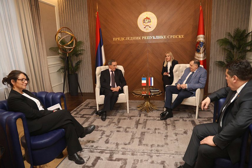 БАЊАЛУКА, 22. МАРТА /СРНА/ - Састанак предсједника Републике Српске Милорада Додика са европским парламентарцима Паскал Пјером и Тијеријем Мариjанијем у Бањалуци./Борислав Здриња/