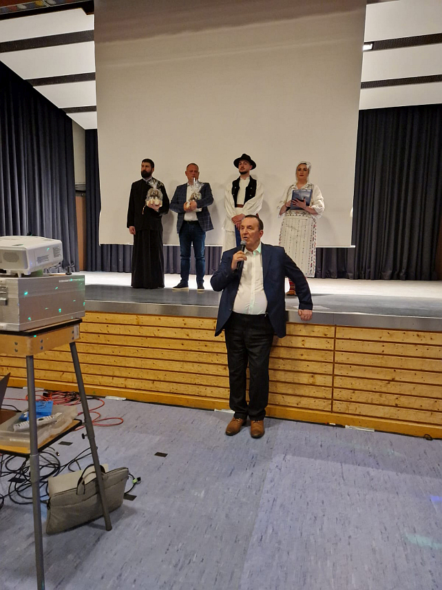 РОЈТЛИНГЕН, 22. МАРТА /СРНА/ - Шеф Представништва Републике Српске у Њемачкој Мићо Ћетковић указао је у Ројтлингену на прослави 20 година од постојања Српског културног друштва "Карађорђевић" на значај јединства и истрајности у очувању Републике Српске.