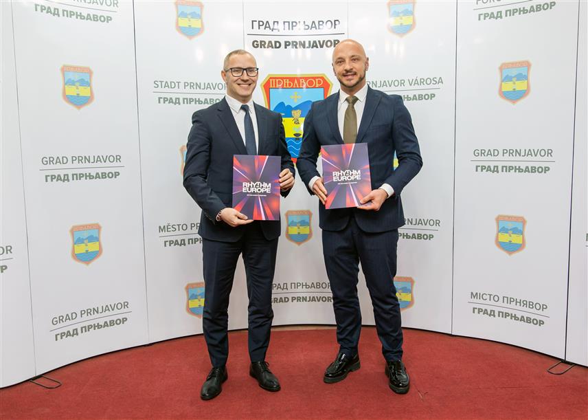 ПРЊАВОР, 24. МАРТА /СРНА/ - Градоначелник Прњавора Дарко Томаш и директор телевизијског програма "Ритам Европе" Игор Карадаревић
