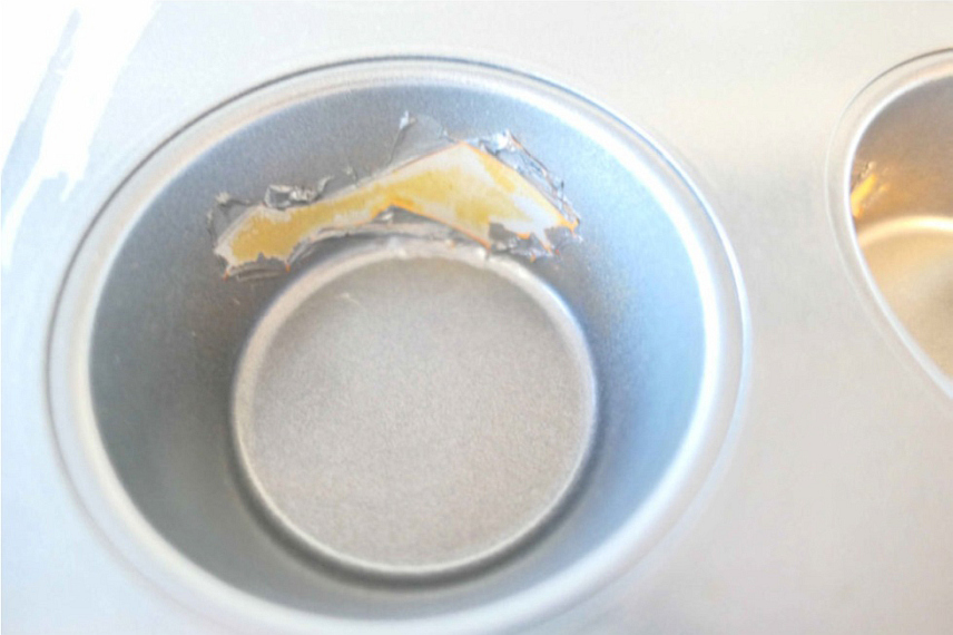 САРАЈЕВО, 24. МАРТА /СРНА/ - На тржиште БиХ испоручени су калупи за мафине поријеклом из Кине са којих се скида жељезни премаз, а о свему су обавијештени надлежни инскецијски органи.