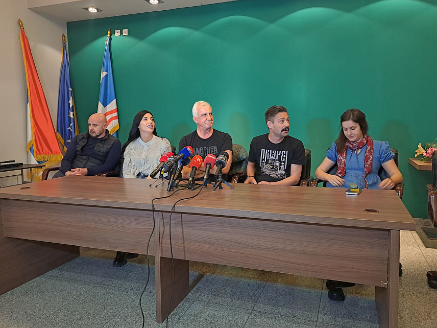 БИЈЕЉИНА, 24. МАРТА /СРНА/ - Чланови Народног позоришта из Приштине на конференцији за новинаре у Бијељини пред почетак изведбе представе "Женидба" којом ће бити отворена манифестација "Дани комедије".