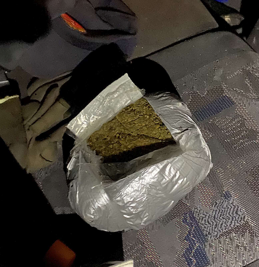 БАЊАЛУКА, 25. МАРТ /СРНА/ - Припадници Полицијске управе Бањалука ухапсили су лице из Градишке чији су иицијали Д.П. након што су у његовом аутомобилу пронашли 1,25 килограма марихуане.