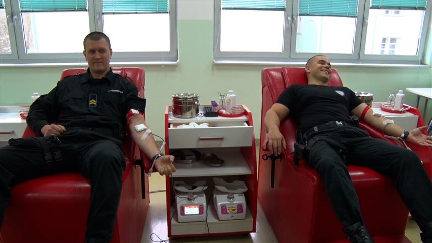 ГРАДИШКА, 25. МАРТА /СРНА/ - Припадинци Полицијске управе Градишка, њих 25 данас су добровољно дали крви у Служби за трансфузију градишке болнице.